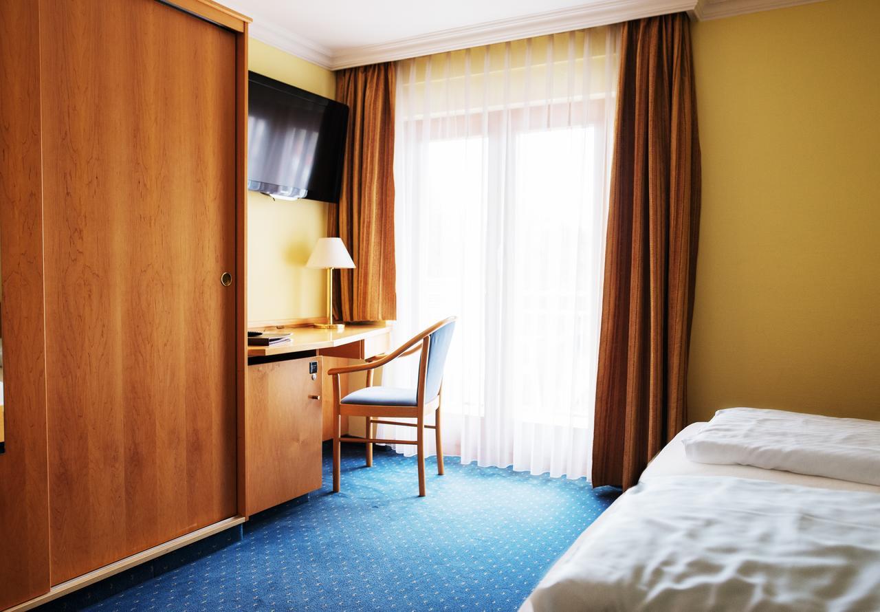 Sporthotel Schoenblick Меерсбург Экстерьер фото
